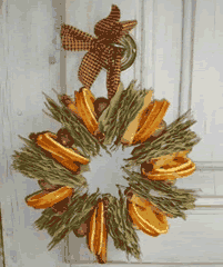 Decorazioni natalizie con frutta secca